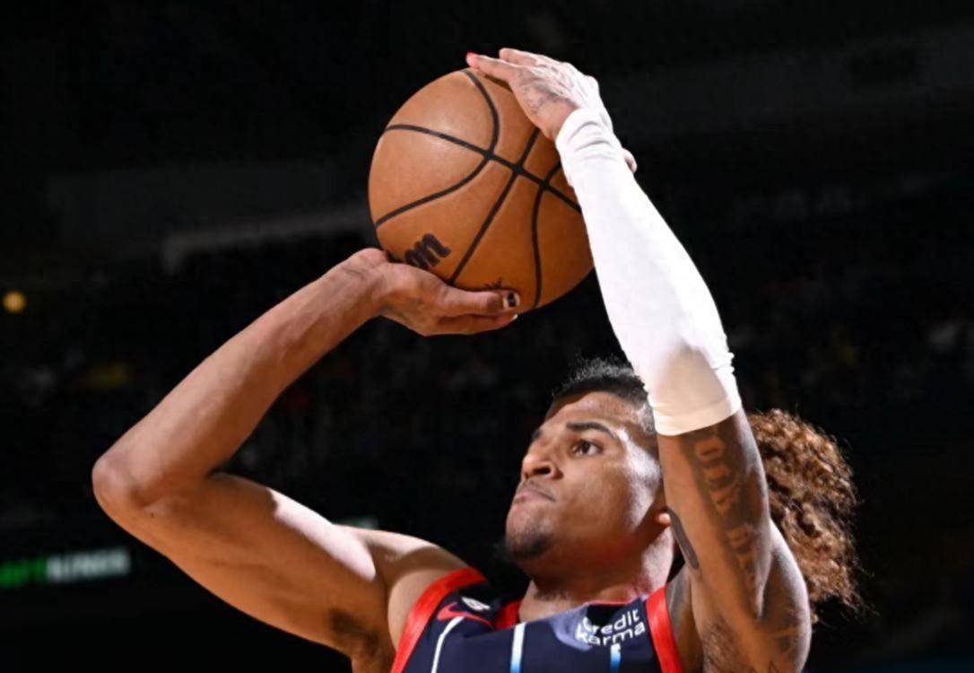 老鹰惊艳全场，格林助攻爆棚，掀起高潮逆转取胜！