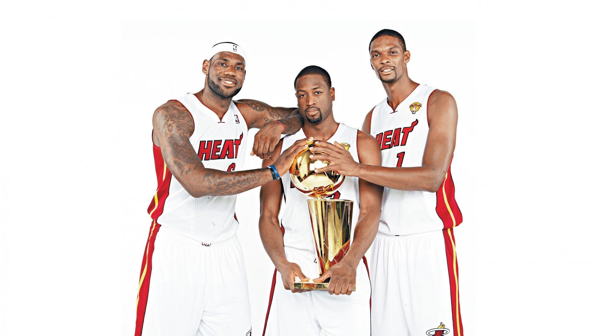  爆冷首场状态出色，曼联观众沸腾！，萨拉赫重返赛场赢得满堂喝彩